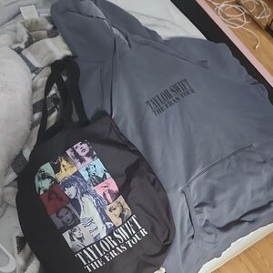 Taylor Swift Gray Oversized Hoodie. L. OFFICIAL MERCH.